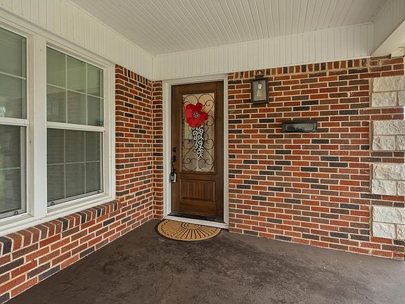 4th image of 3202 Seymour Rd