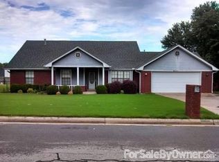 8905 Skypark Dr, Fort Smith, AR 72903
