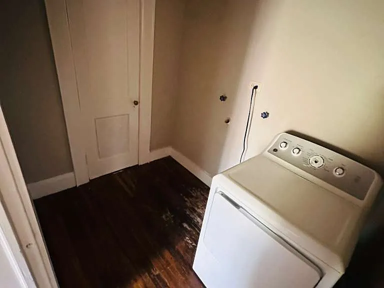 1921 James Ave — Photo 5