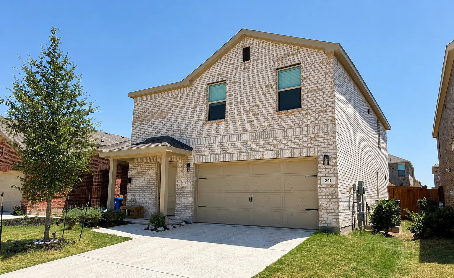 4 bed, 2056 sqft, $2,425 — Photo 1