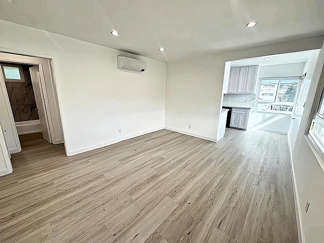 18139 Roscoe Blvd #5 — Photo 3
