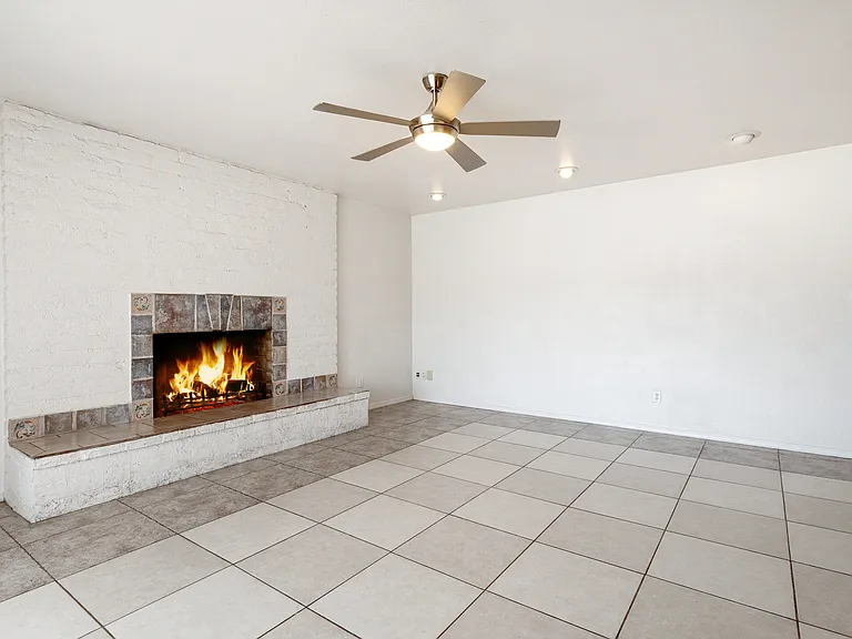 1702 E El Parque Dr — Photo 7