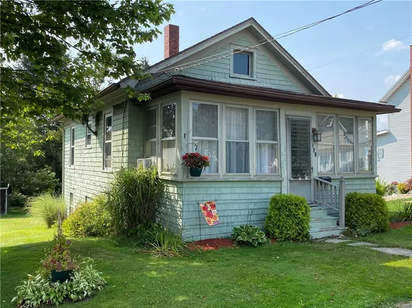 334 Pennsylvania Ave, Kane, PA 16735