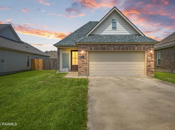 305 Adry Ln, Youngsville, LA 70592