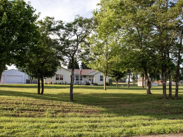 4866 S 155th Road, Bolivar, MO 65613