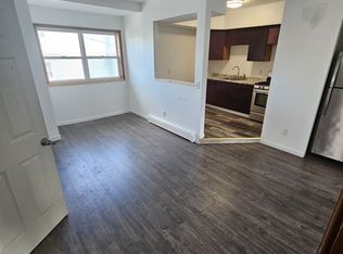 364 Hope St #2N, Fall River, MA 02721