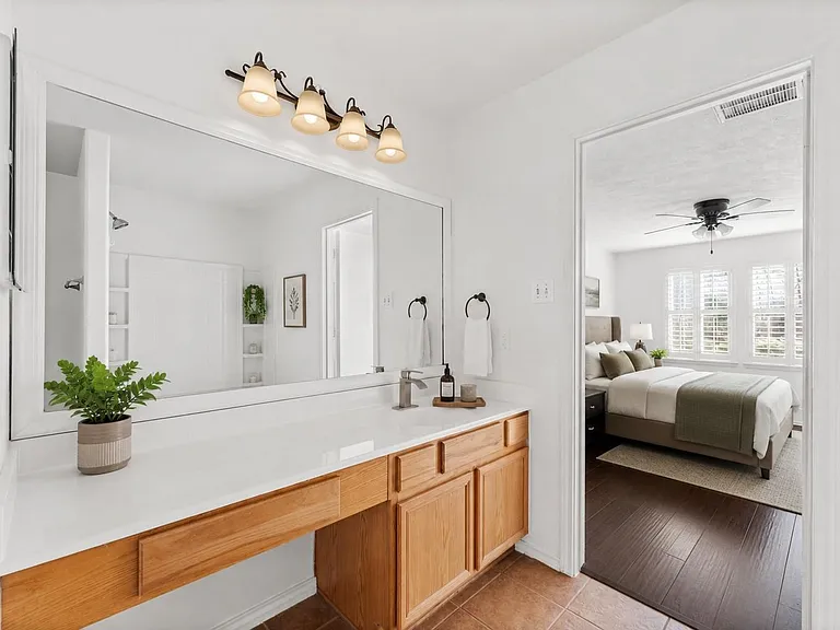 6 Druids Glen Pl — Photo 17