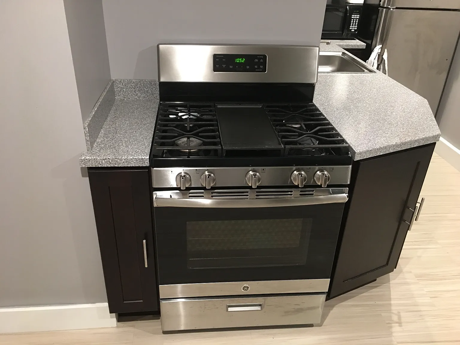 1 bed, 700 sqft, $1,300 — Photo 2