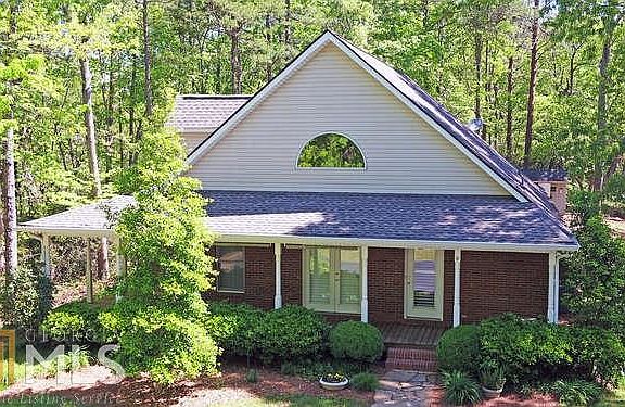 4th image of 650 Blackberry Ln