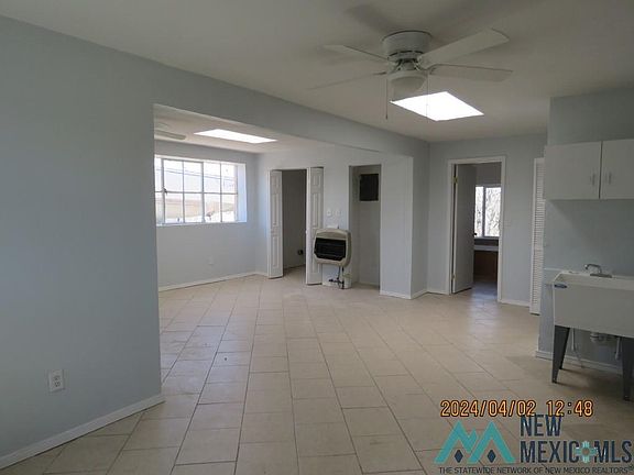 2nd image of 305 Kettletop Rd