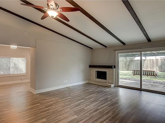 3rd image of 8909 Briardale Dr