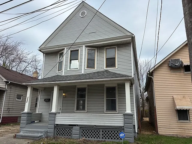 2 bed, 1320 sqft, $1,050 — Photo 1