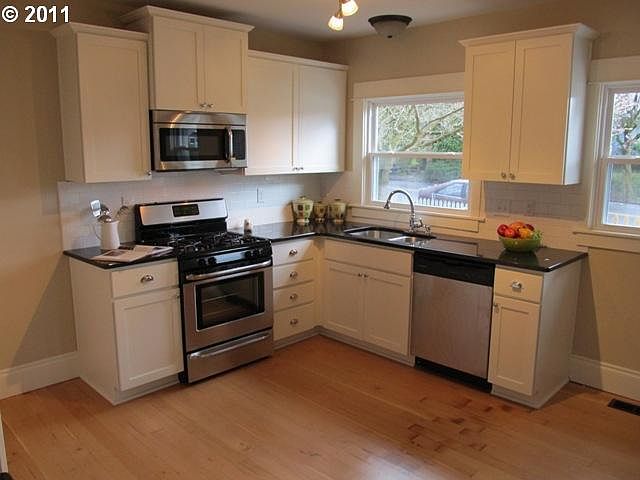 2nd image of 2511 SE 52nd Ave