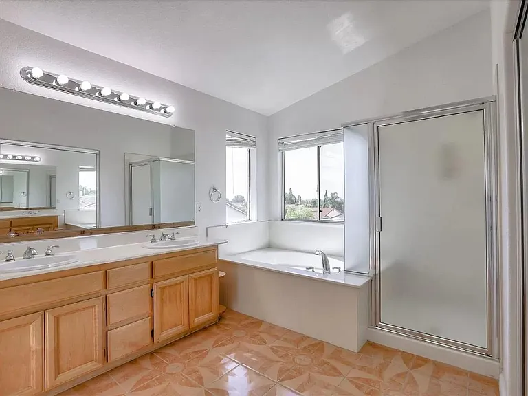 3815 Twin Falls Ct — Photo 6