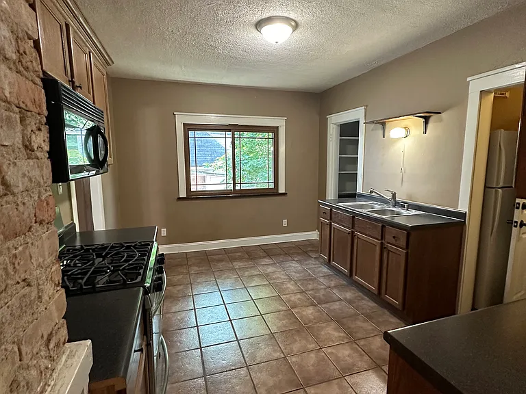 124 N London Ave — Photo 16