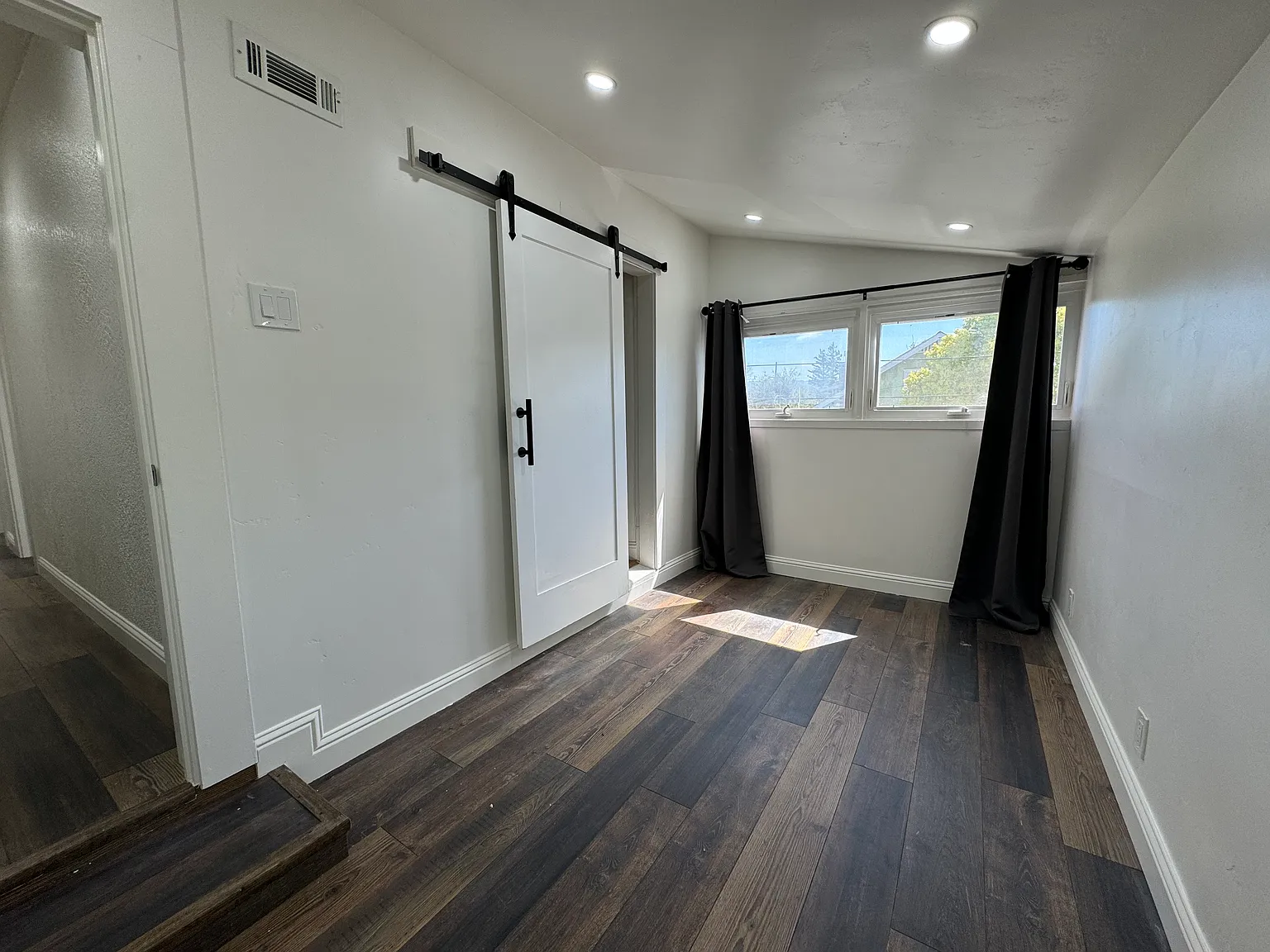 2201B Oak St, Napa — Photo 2