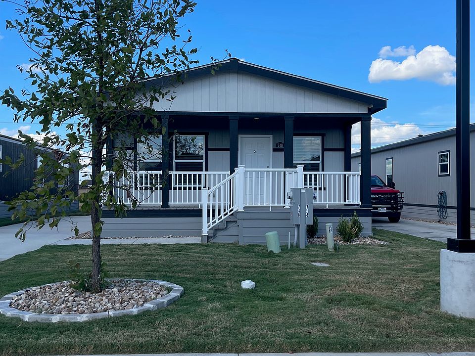 1st image of 751 Chalet Ave
