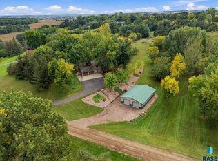 7505 E Elston Pl, Sioux Falls, SD 57110
