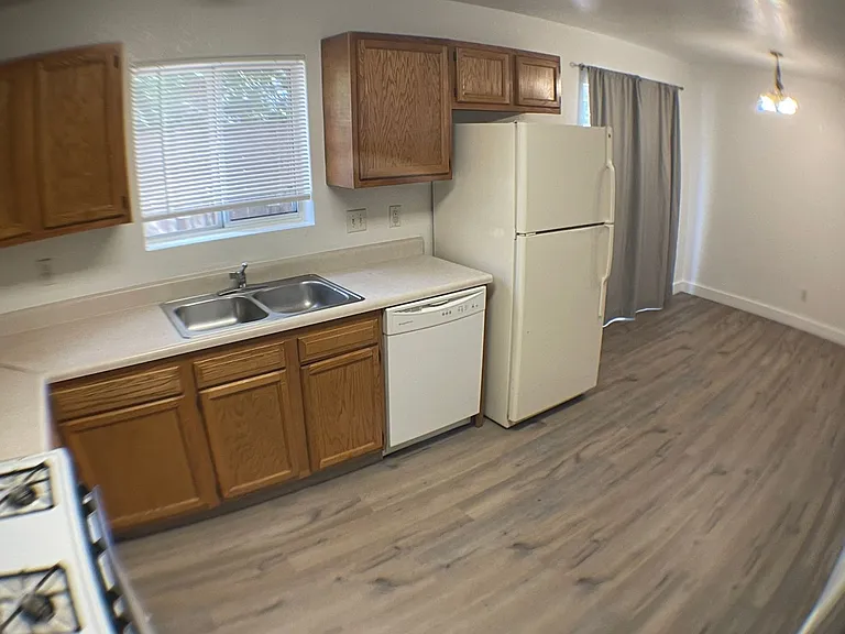 2115 N West St — Photo 11