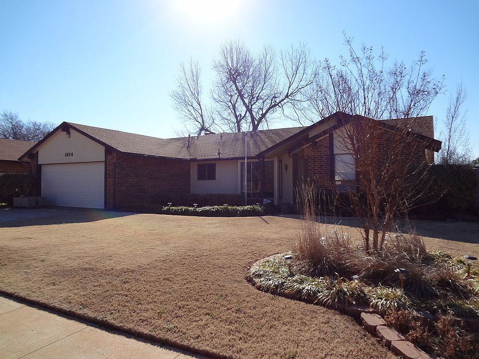 1st image of 1814 Lakehurst Dr