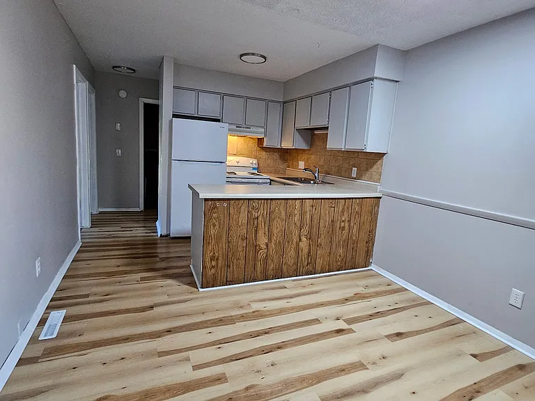 1002 Vincent Ct #1010 — Photo 7