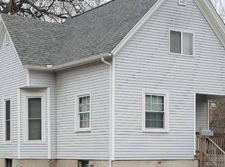 142 Indiana Ave, Galesburg, IL 61401