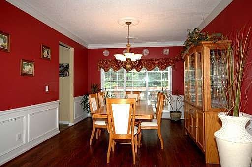 4th image of 3950 Grissom Tarn NE