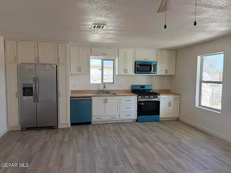 309 Mora Ln #B — Photo 3