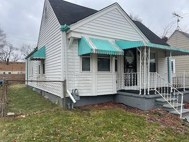 3 bed, 894 sqft, $1,350 — Photo 2