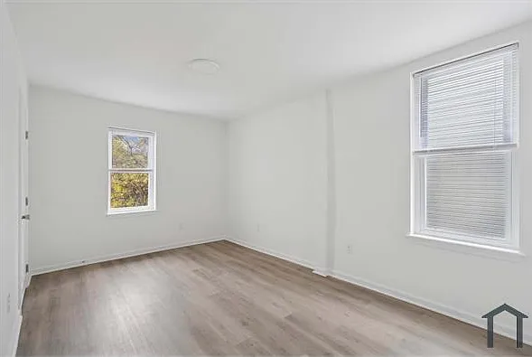 4241 Mantua Ave — Photo 10