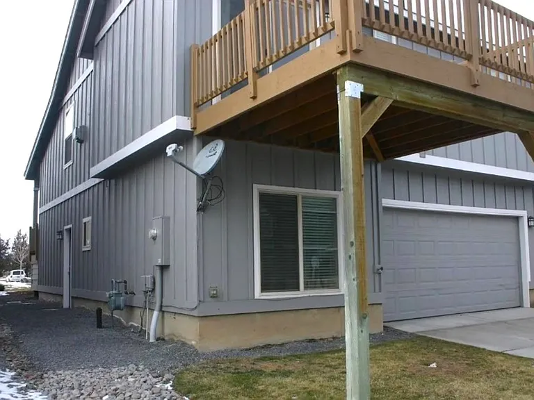 63220 Lancaster St — Photo 20