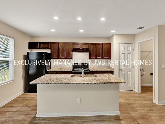 4th image of 3222 Gilmore St
