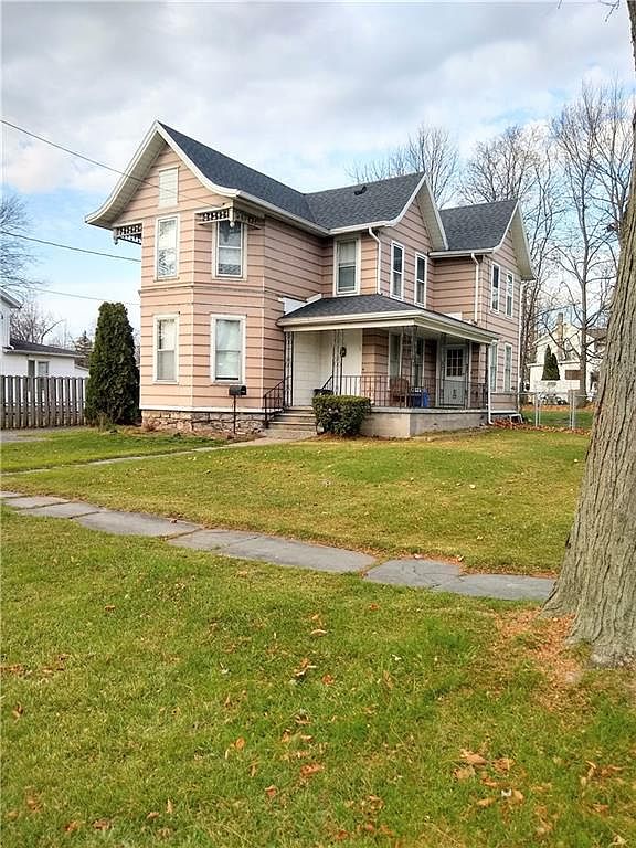 78 Chapel St Seneca Falls Ny 13148 Zillow