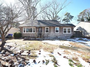 1289 River Oaks Dr, Norfolk, VA 23502