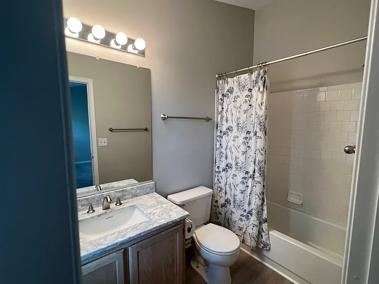 1031 Murdoch Ct #1 — Photo 15