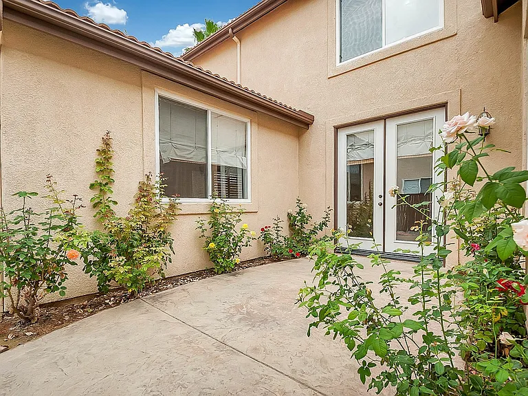 32440 Angelo Dr — Photo 16