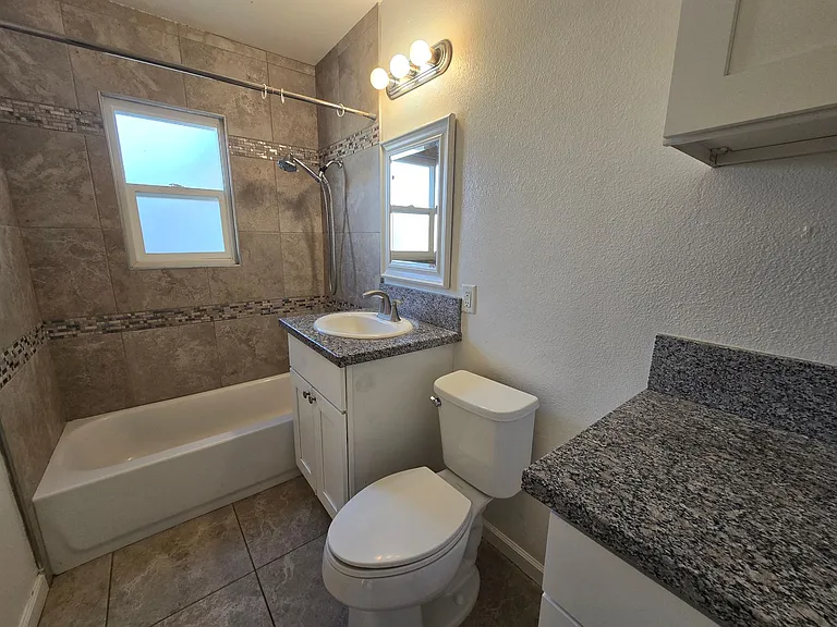 4124 W Avenue L6 — Photo 9