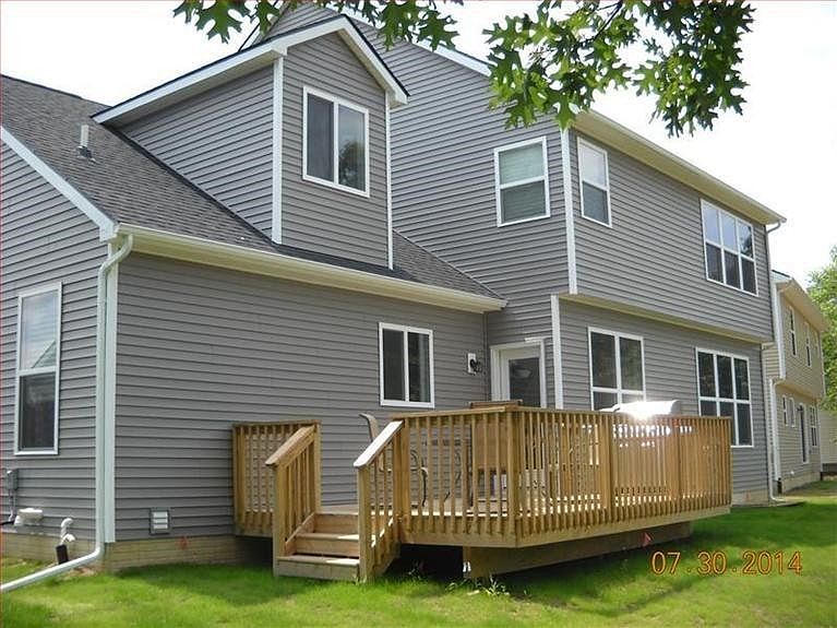 2nd image of 8545 Parkridge Dr #128