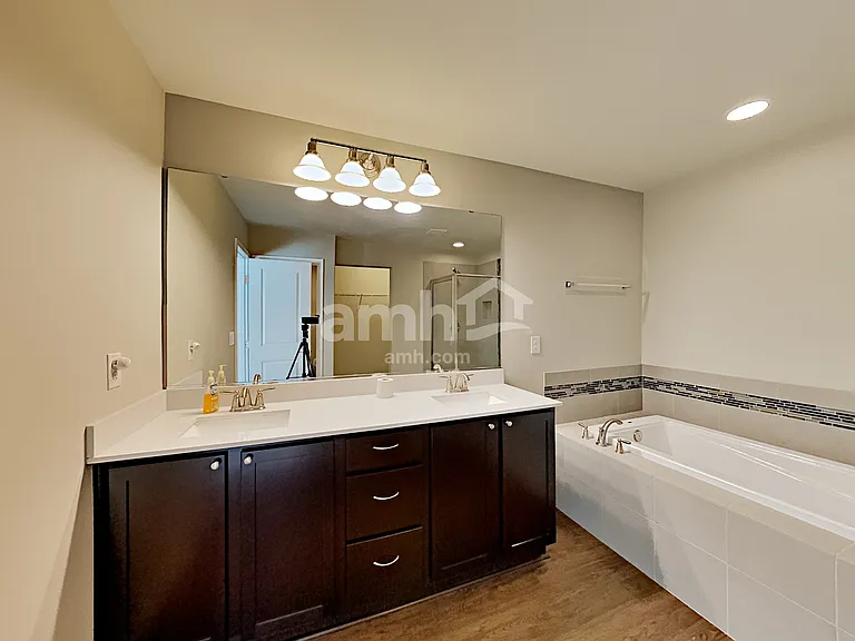 245 Iris Ln — Photo 13