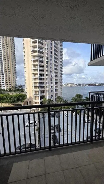 540 Brickell Key Dr