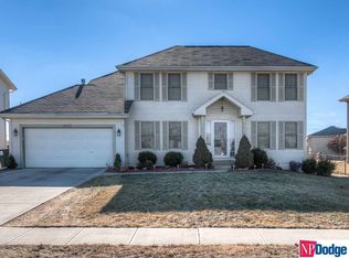 9933 Gary St, La Vista, NE 68128