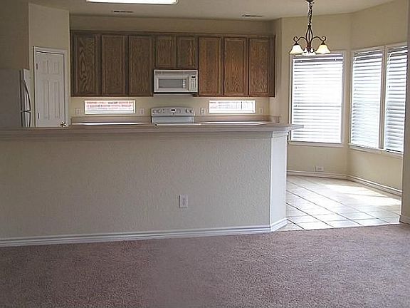 3rd image of 2504 Clubhouse Dr