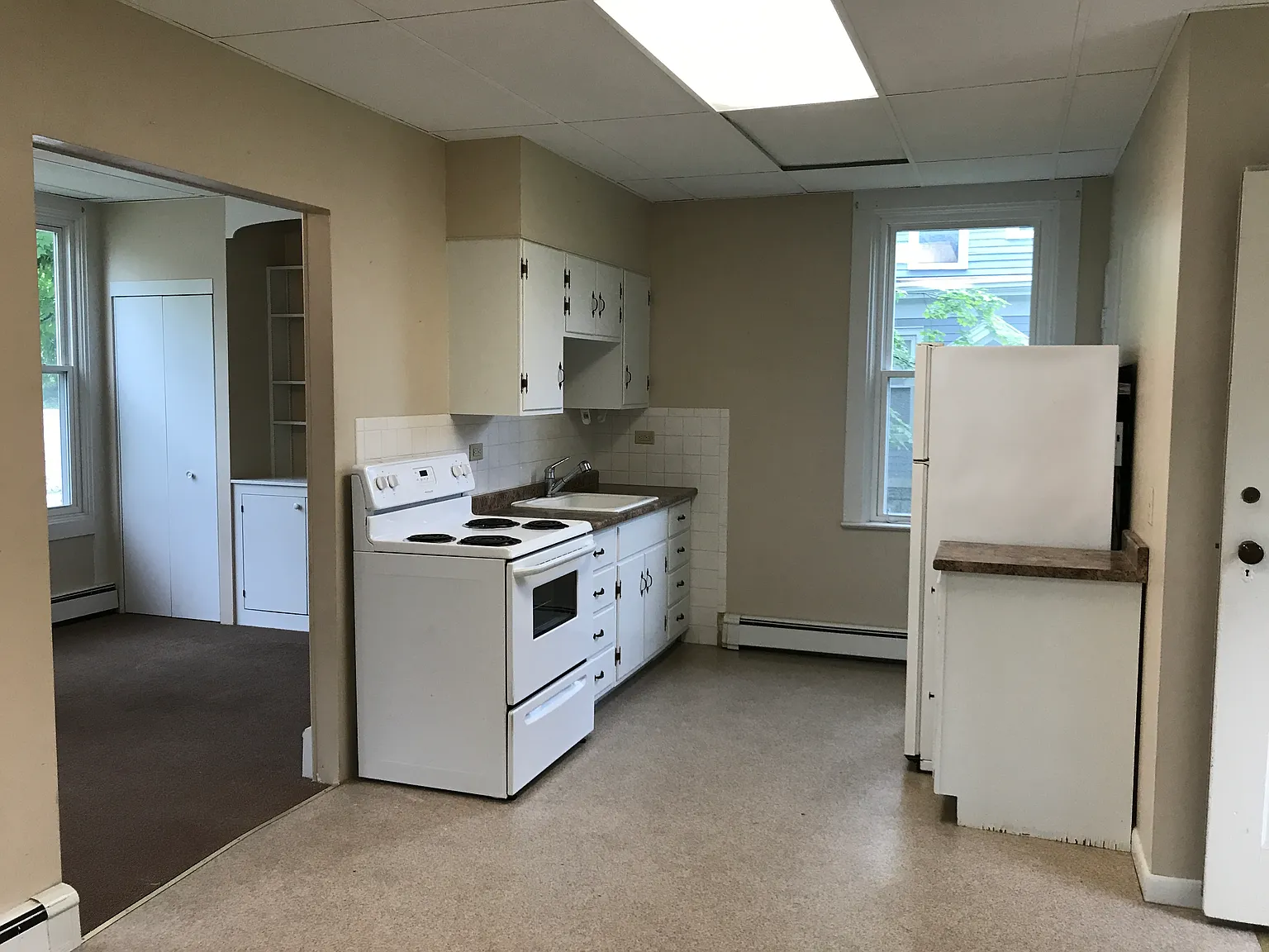 2 bed, 1.5 bath, 1400 sqft, $2,000 — Photo 2