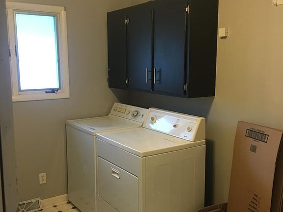 Mudroom/laundry room
