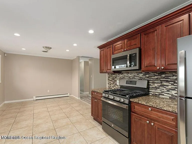 34 Bell St — Photo 11