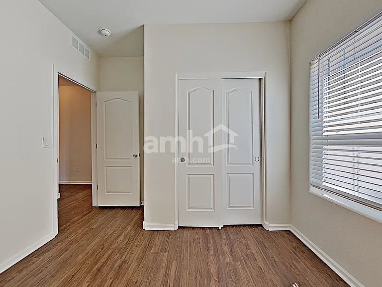 551 Reserve Ave — Photo 15