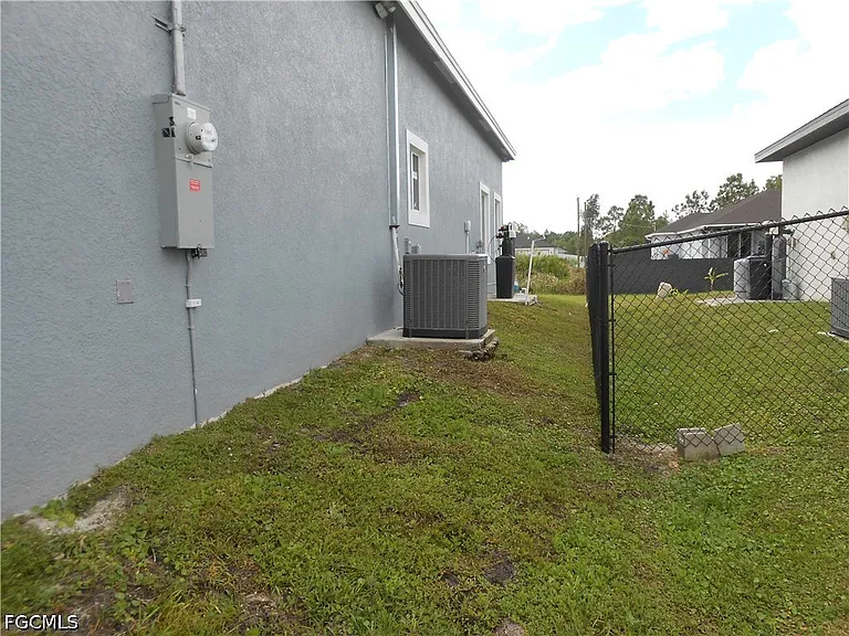 2809 55th St W — Photo 30