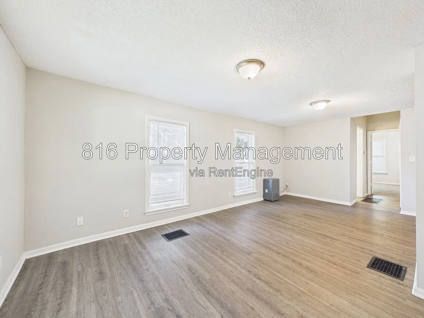 2 bed, 1.0 bath, 782 sqft, $1,295 — Photo 2