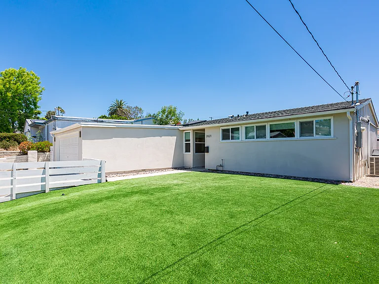 2021 Cardinal Dr — Photo 3