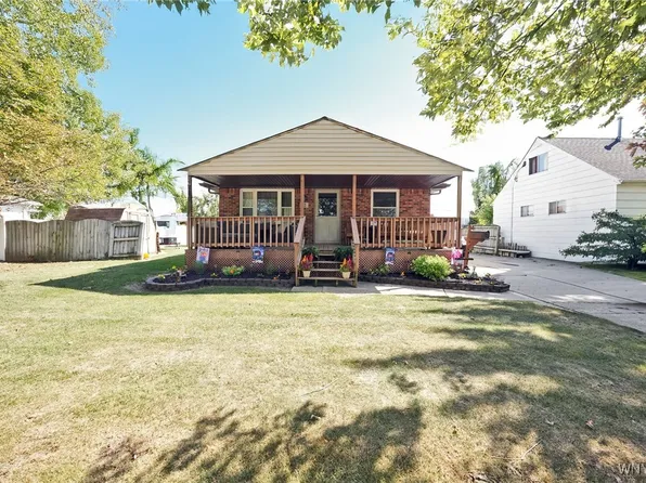 21 Royal Palm Dr, Cheektowaga, NY 14225